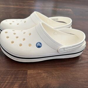 CROCS Men’s 9 White Clogs Water Shoes